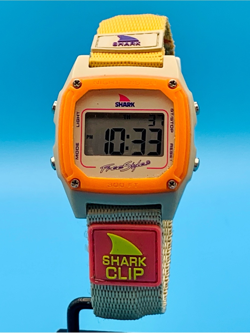 FREESTYLE FS84860 SHARK CLIP Men’s Digital Wristwatch Backlight Working New Batt